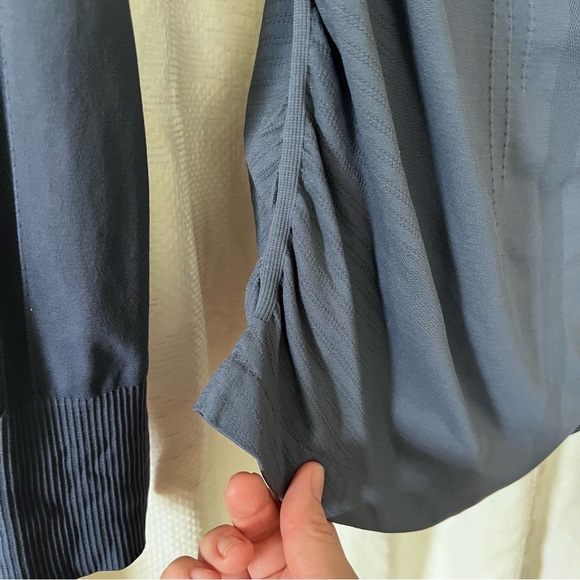 Bundle of Three Gaiam Yoga Warrior Tops in Navy Green and Burgundy size Large - Picture 9 of 16